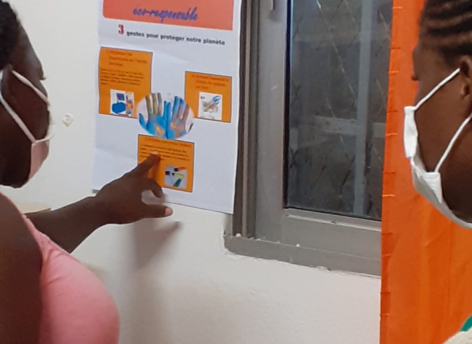 Distribution de bons de fournitures scolaires